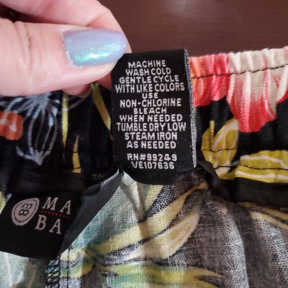 Maggie Barnes Tropical Floral Linen Blend Capri Pants Plus 20W Hawaii Island - Picture 8 of 11